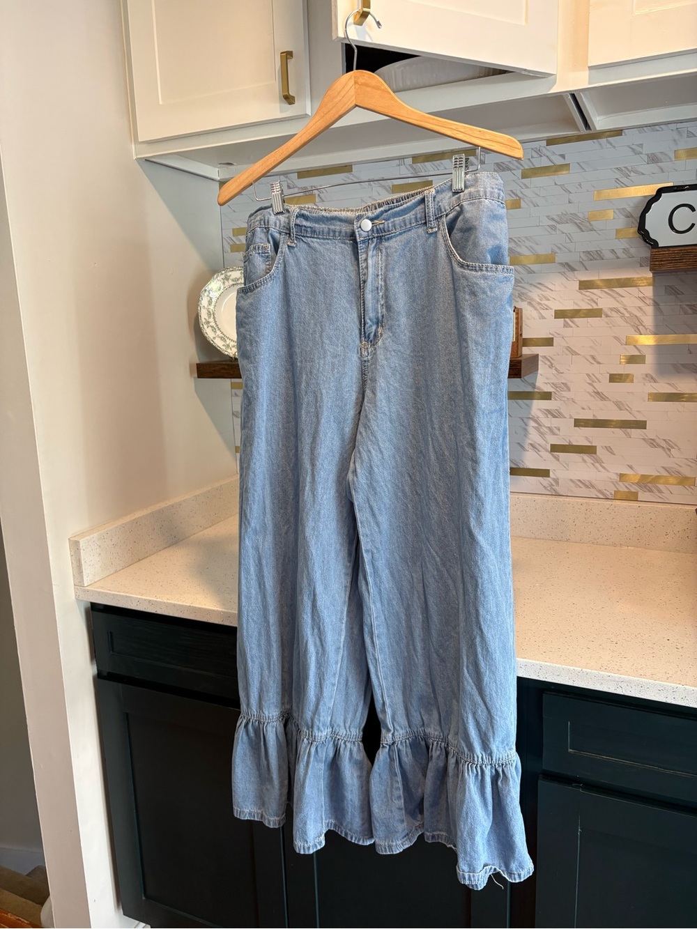 SHEIN Light Blue Ruffle Hem Women’s Jeans